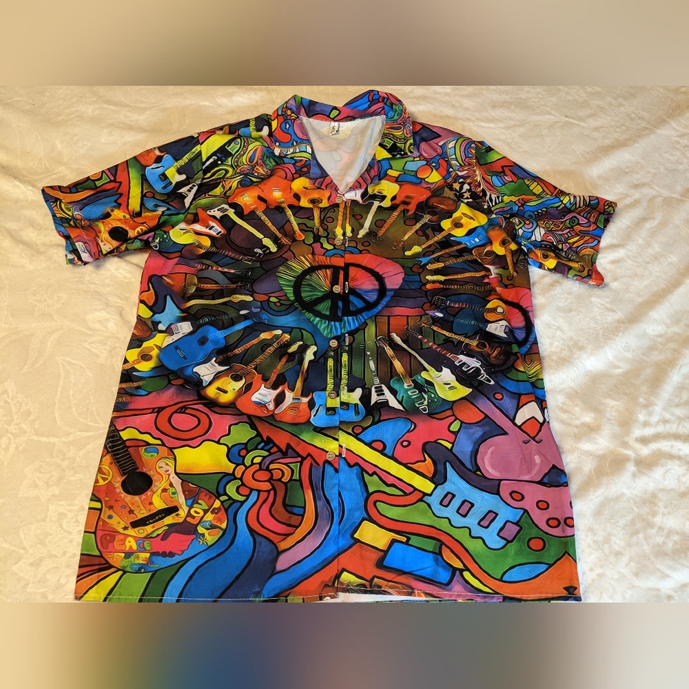 New w/o tags Unique Groovy Guitar button down
